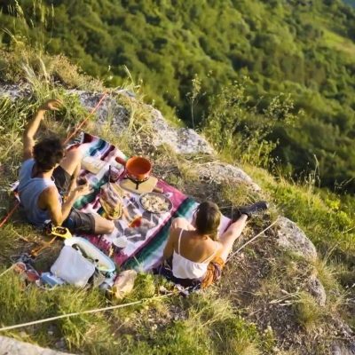 Diner en bord de falaise
