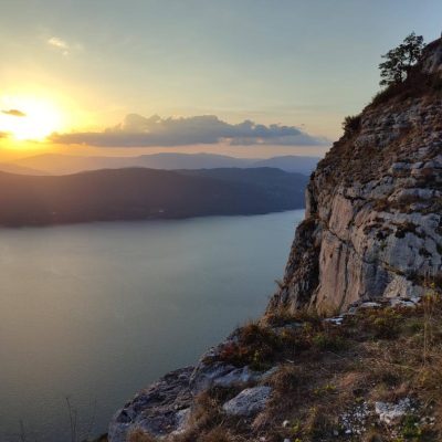 Nuit Insolite en Falaise-Portaledge au dessus du Lac du Bourget-min(2)