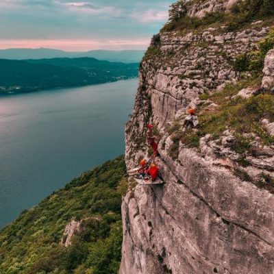Nuit Insolite en Falaise-Portaledge au dessus du Lac du Bourget